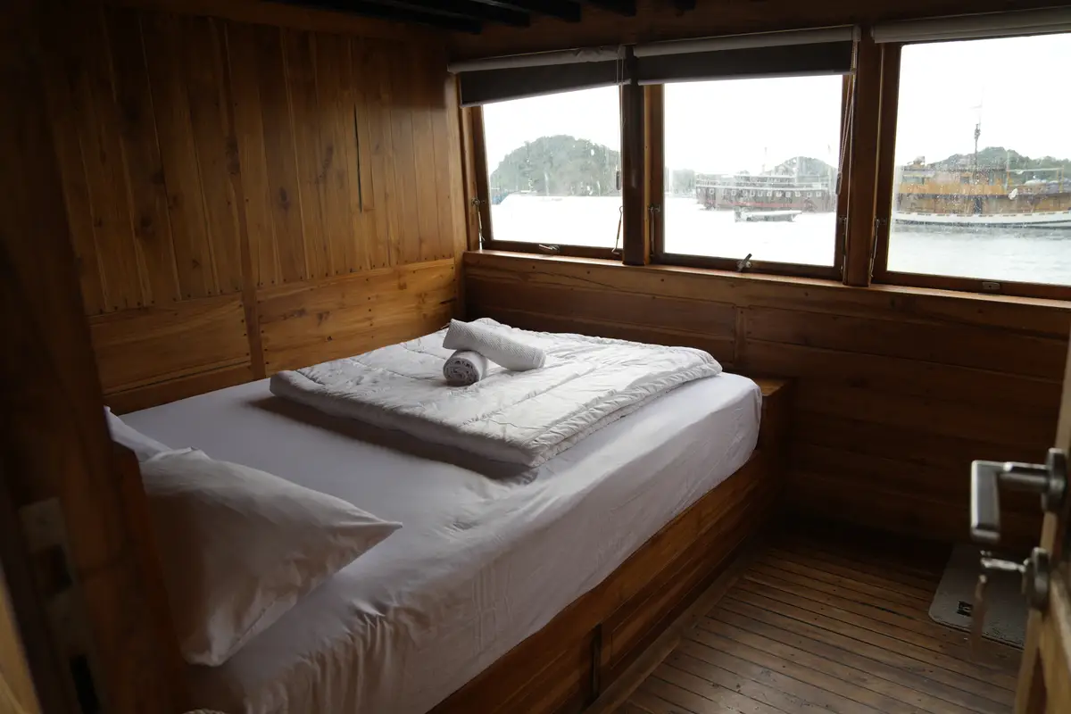 Borneo Room cabin on Fadaelo (1 of 3)