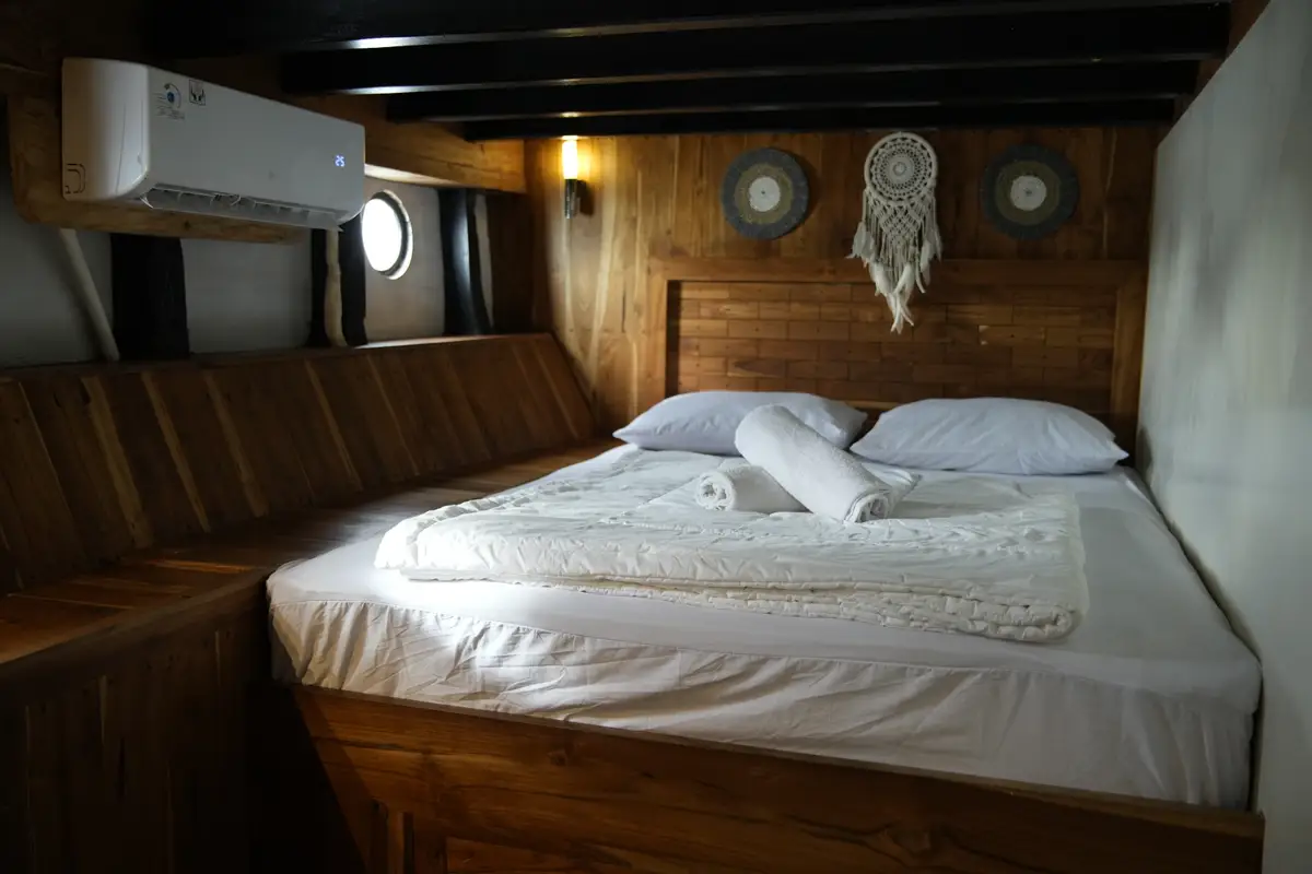 Java Room 02 cabin on Fadaelo (3 of 3)