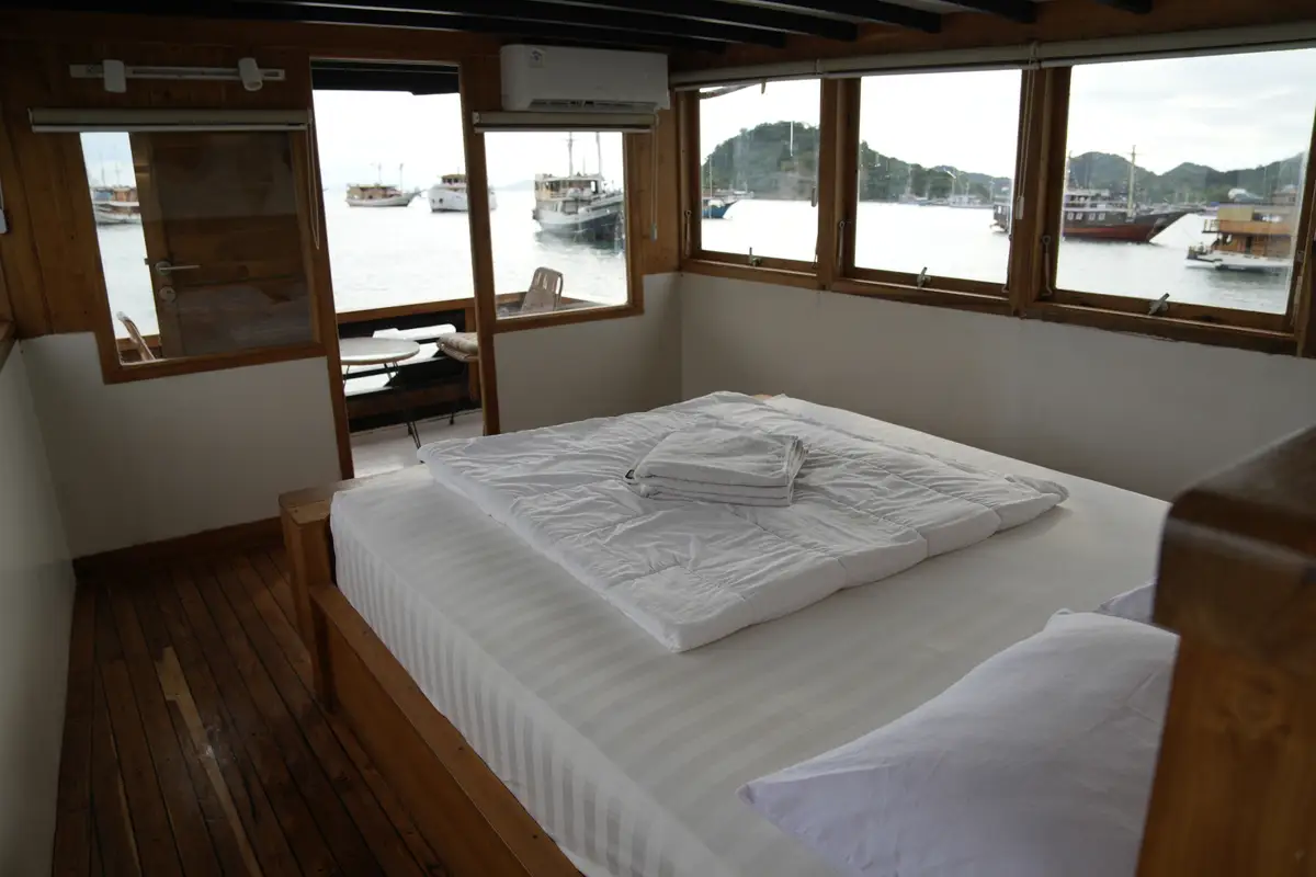 Papua Room cabin on Fadaelo (3 of 3)