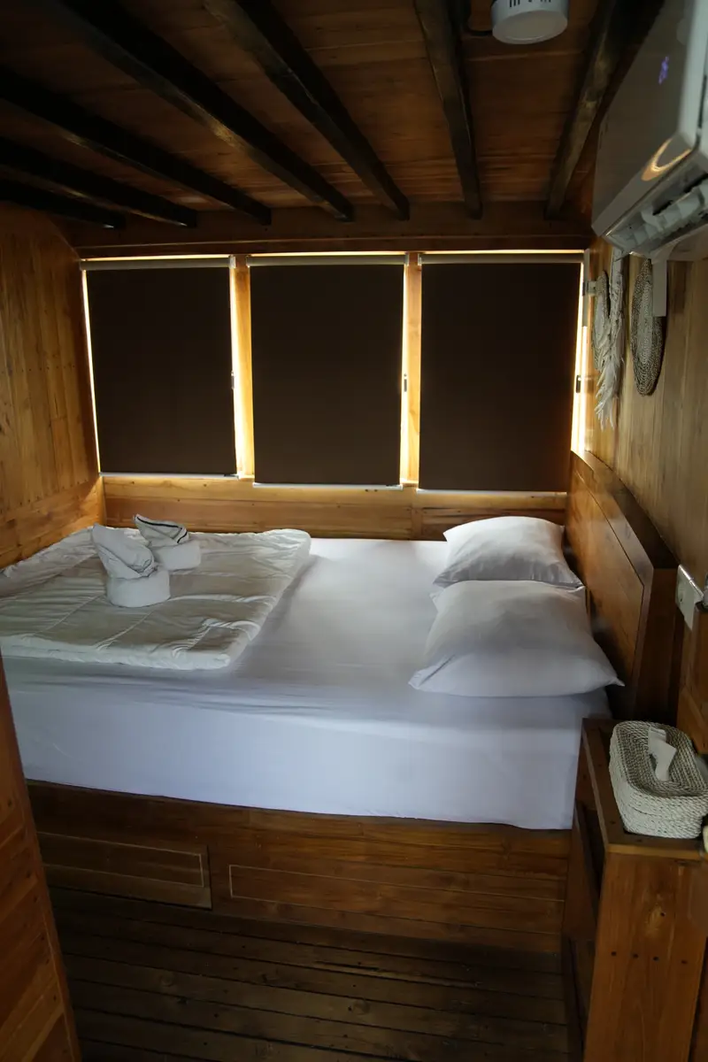Sumatra Room cabin on Fadaelo (1 of 3)