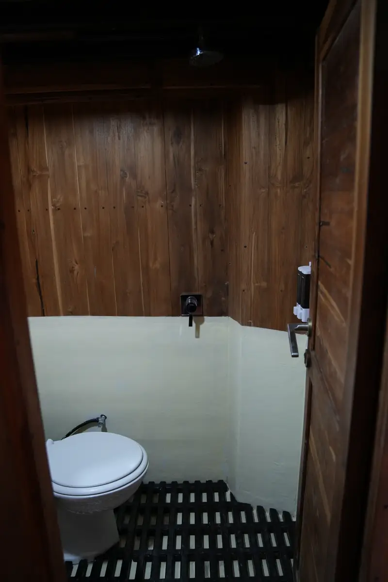 Sumatra Room cabin on Fadaelo (3 of 3)