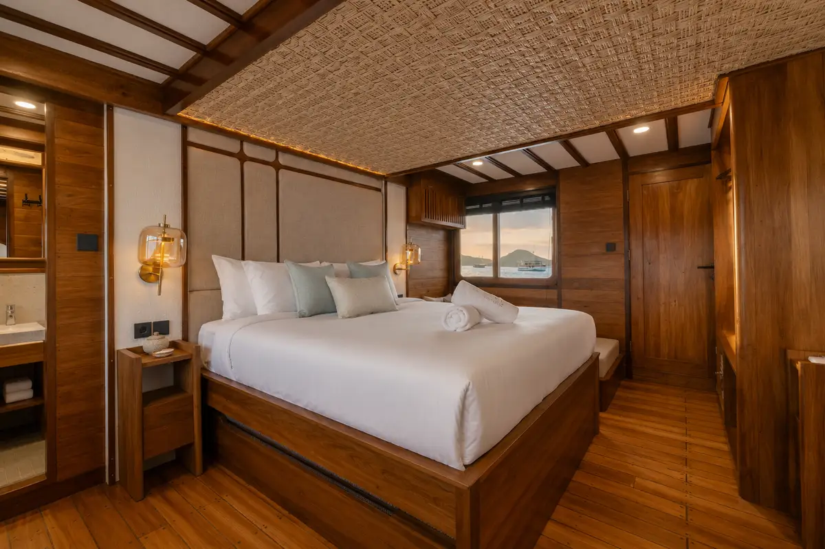 Junior Suite cabin on Kai Voyage (1 of 2)