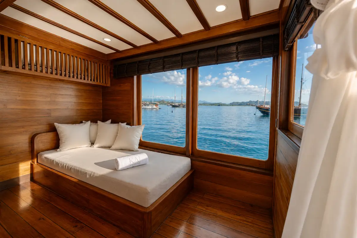 Signature cabin on Kai Voyage (1 of 2)