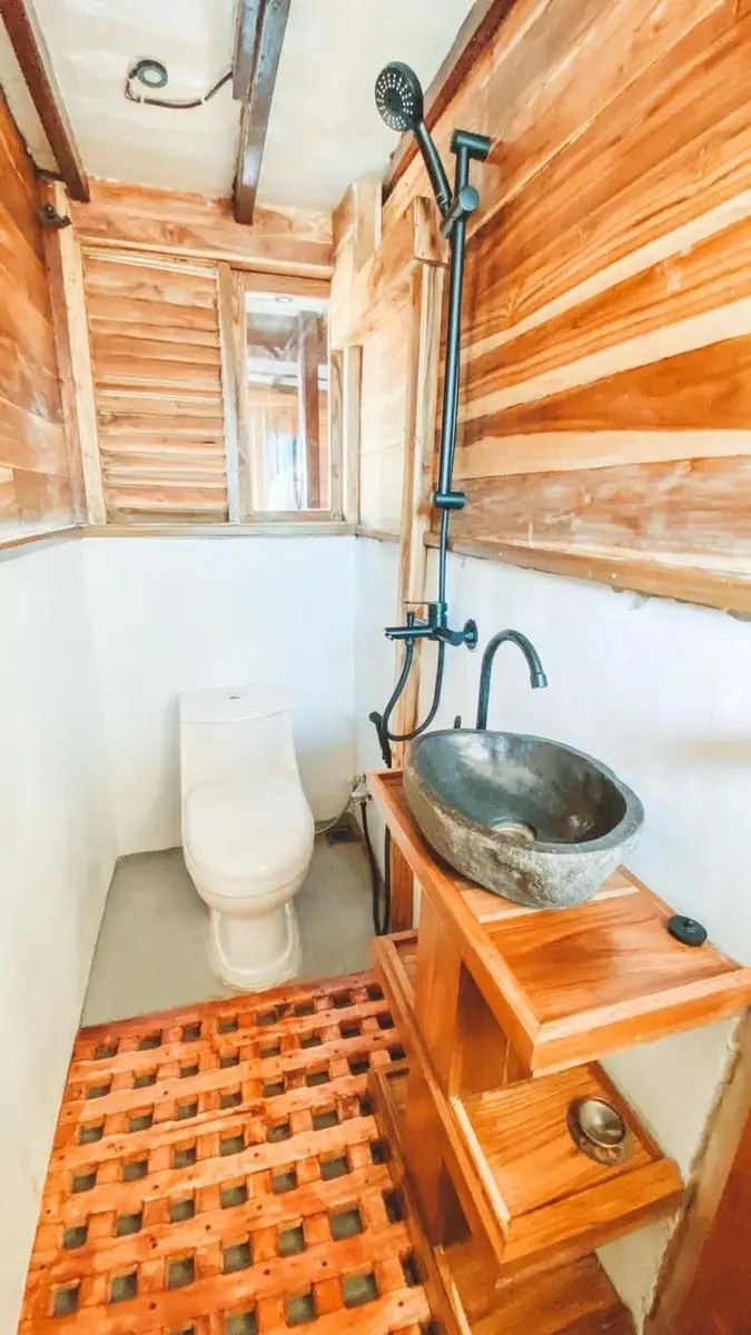Flounder cabin on Papiton Duwa (2 of 2)