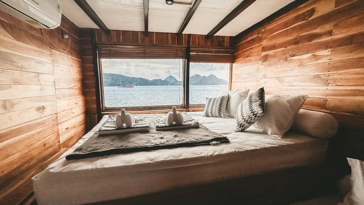 Hindia cabin on Papiton Lopi