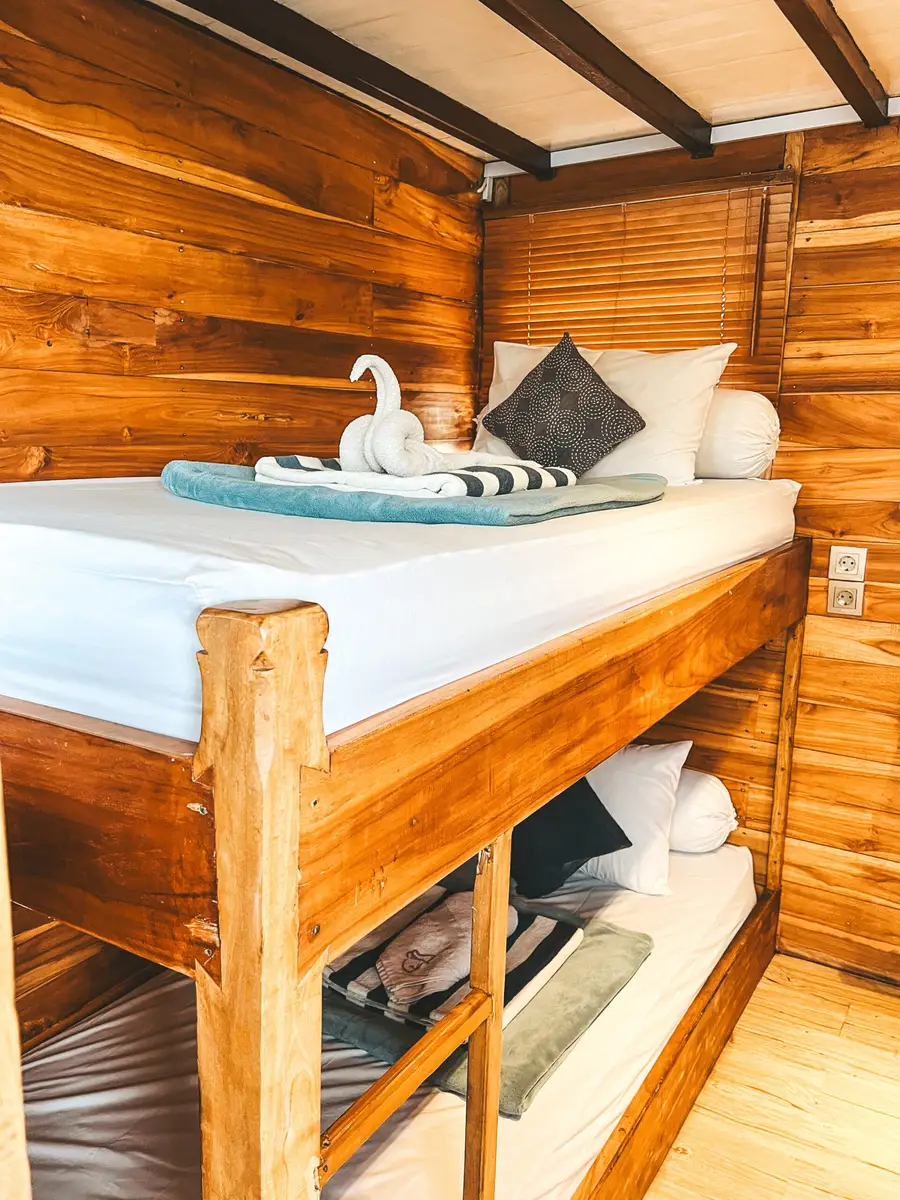 Pacific cabin on Papiton Lopi (2 of 2)